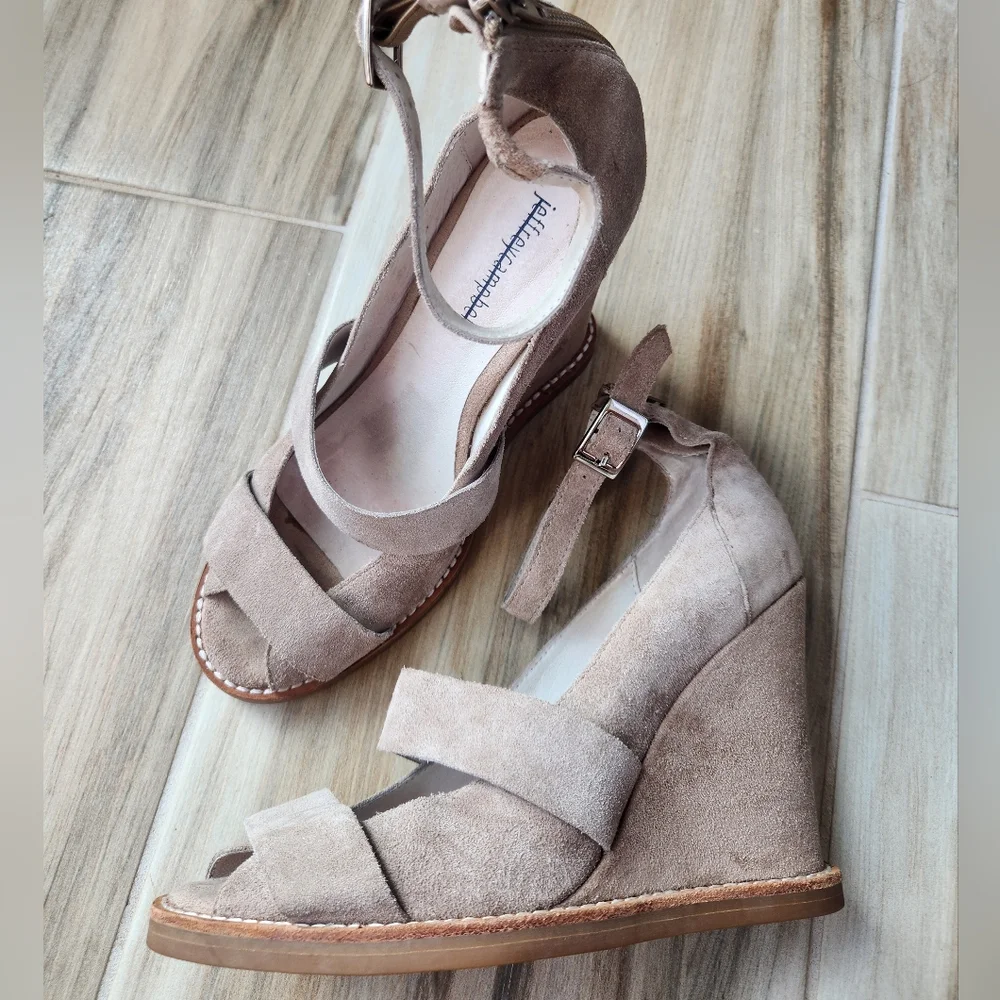 Jeffrey Campbell Suede Wedge Sandals - Picture 11 of 11